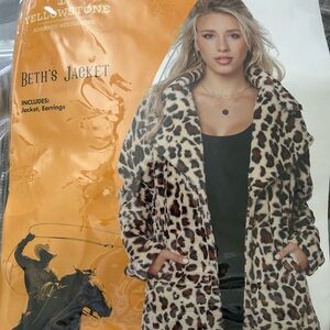 Spirit Women's Leopard Teddy Jacket